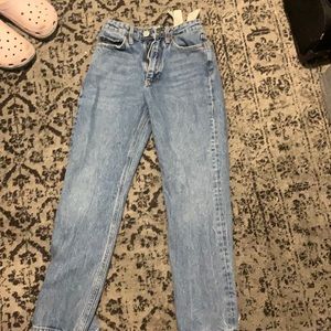 Zara mom jeans size 0, brand new (only used them once bc I gained weight)